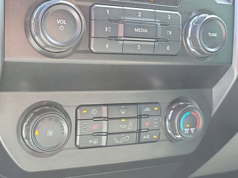 Used 2019 Ford F150 XLT w/ Equipment Group 302A Luxury RWD image 24
