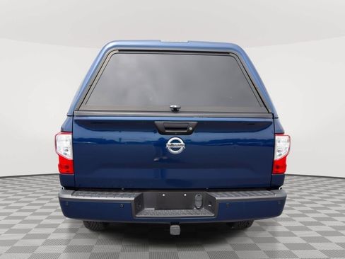 Used 2018 Nissan Titan SV w/ SV Convenience Package AWD/4WD image 6