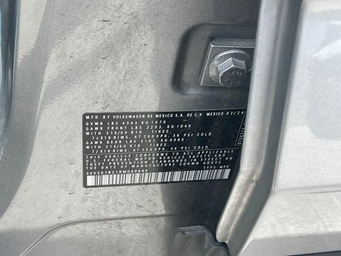 Used 2024 Volkswagen Taos SE image 15