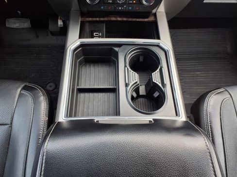 Used 2018 Ford F250 Lariat w/ Chrome Package image 13
