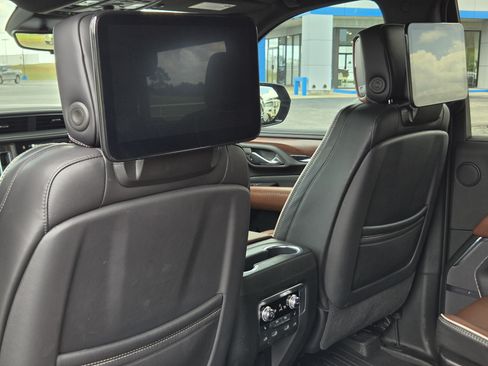 Used 2023 GMC Yukon Denali Ultimate AWD/4WD image 30