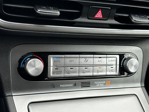 Used 2023 Hyundai Kona SE image 21