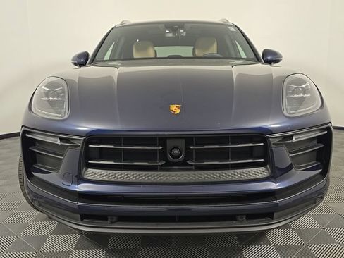 Certified 2022 Porsche Macan AWD/4WD image 10