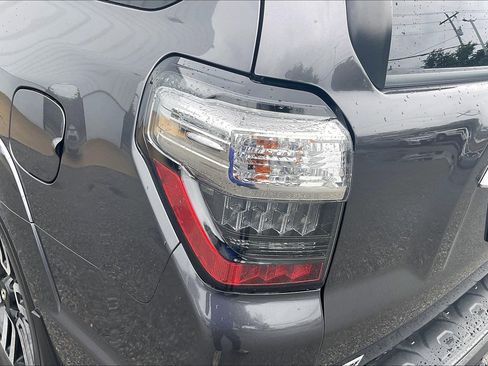Used 2018 Toyota 4Runner Limited AWD/4WD image 34