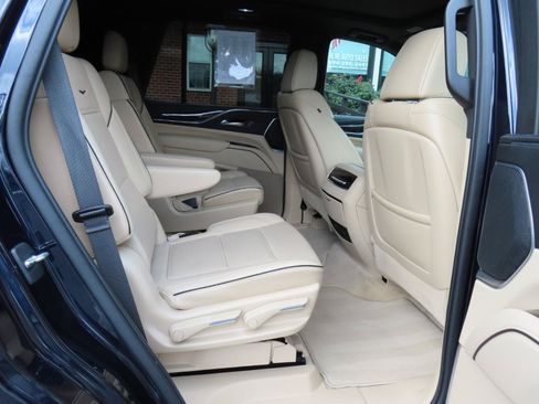 Used 2021 Cadillac Escalade Premium Luxury w/ Driver Assist Tech Package AWD/4WD image 20