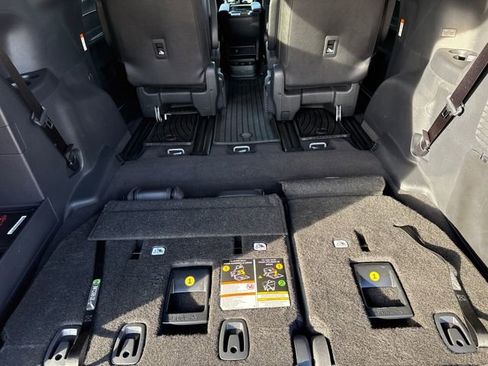 Used 2025 Toyota Sienna XLE Woodland Edition image 12