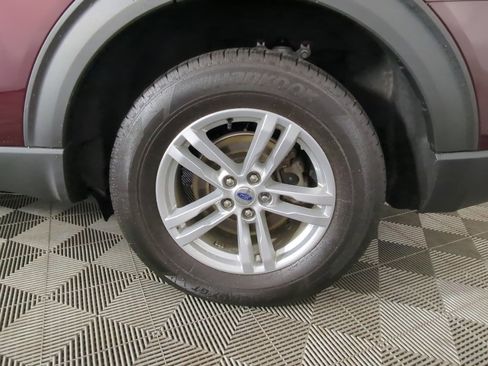 Used 2022 Ford Explorer XLT w/ Equipment Group 202A image 11