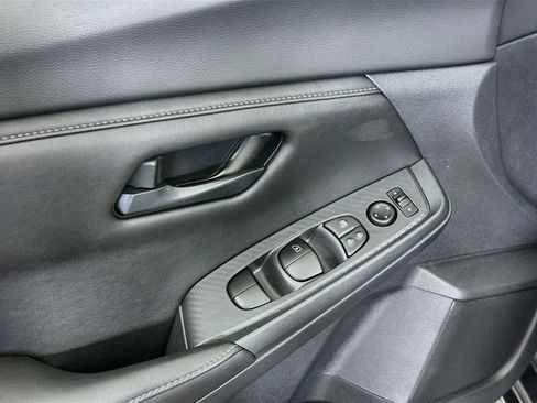 Used 2025 Nissan Sentra S FWD image 15
