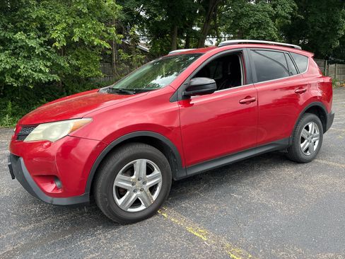 Used 2015 Toyota RAV4 LE AWD/4WD image 1