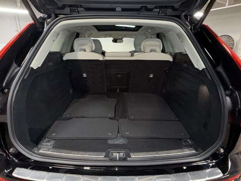 Used 2023 Volvo XC60 B5 Core AWD/4WD image 17