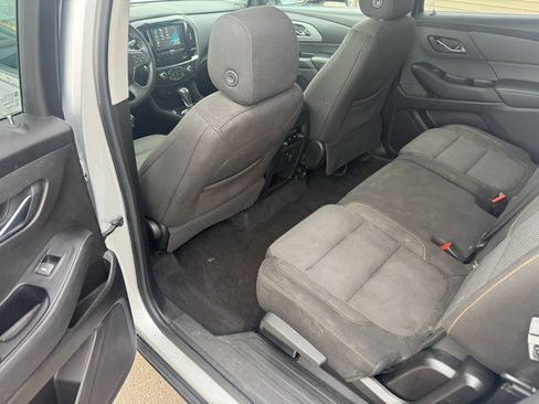 Used 2018 Chevrolet Traverse LS image 9