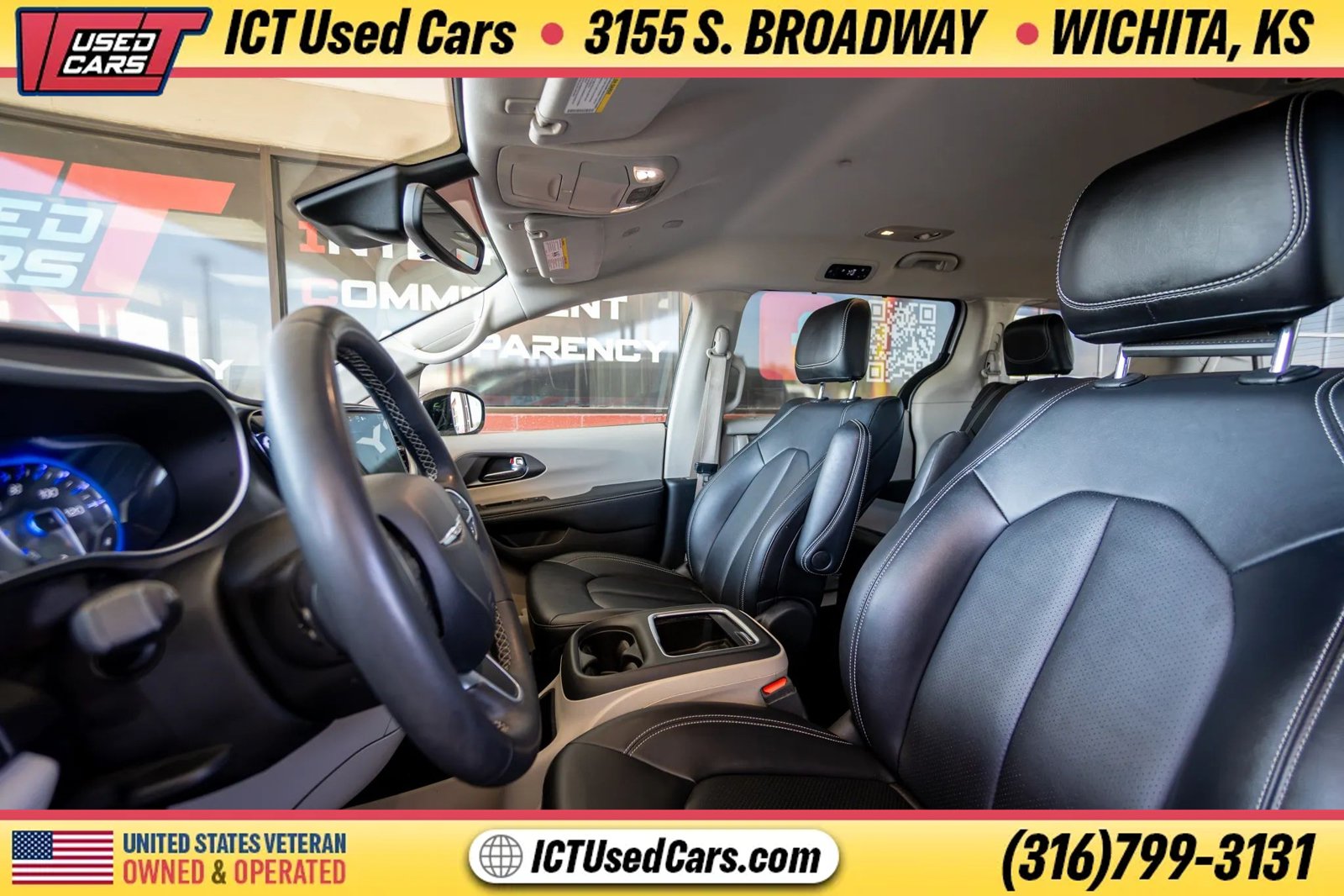 Used 2024 Chrysler Pacifica Touring-L FWD image 11