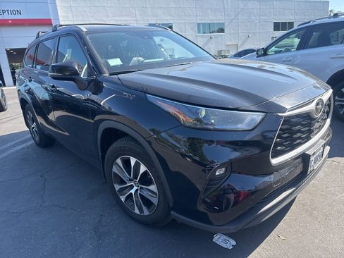 Used 2022 Toyota Highlander XLE FWD image 7