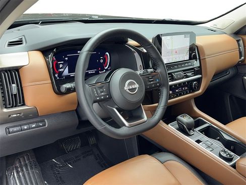 Used 2024 Nissan Pathfinder Platinum w/ Cargo Package image 14