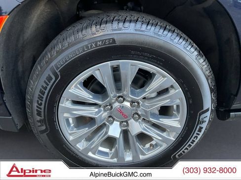 Used 2022 GMC Yukon Denali AWD/4WD image 14