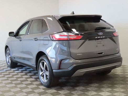 Used 2022 Ford Edge SEL w/ Convenience Package image 3