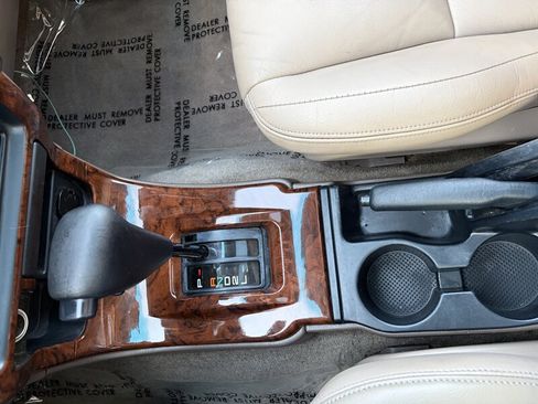 Used 2000 Toyota 4Runner Limited RWD image 20