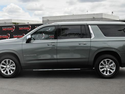 Used 2023 Chevrolet Suburban Premier AWD/4WD image 4