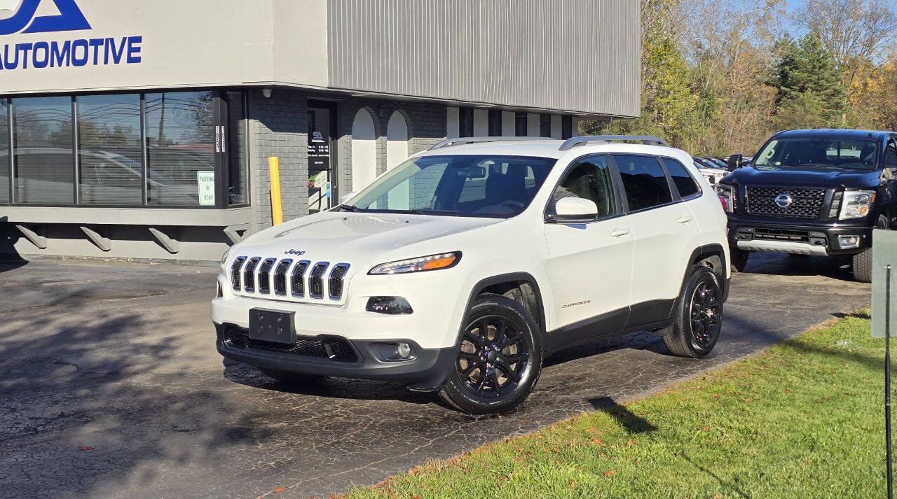Used 2016 Jeep Cherokee Latitude w/ Cold Weather Group AWD/4WD image 2