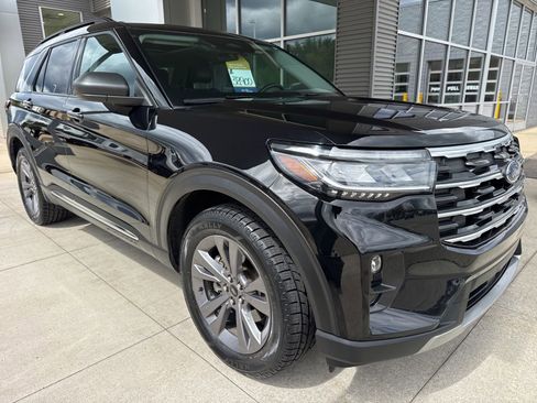Used 2025 Ford Explorer Active w/ Active Comfort Package AWD/4WD image 10