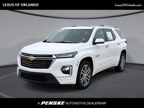 Used 2023 Chevrolet Traverse High Country FWD image 1