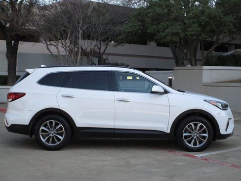Used 2019 Hyundai Santa Fe XL SE w/ Cargo Package image 3