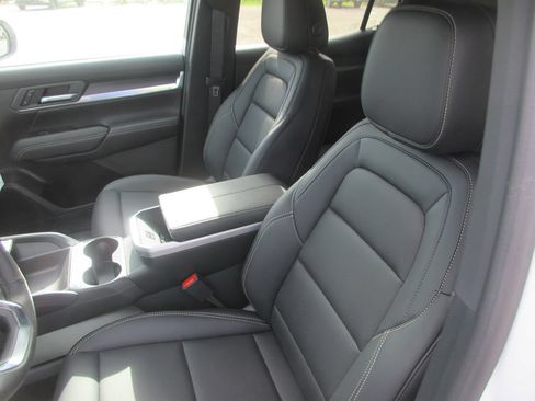 New 2027 GMC Terrain Elevation w/ Elevation Premium Package AWD/4WD image 11