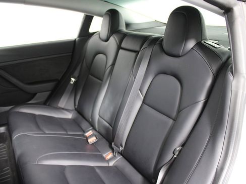 Used 2021 Tesla Model 3 Standard Range Plus image 22