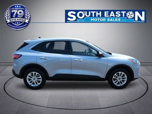 Used 2022 Ford Escape SE w/ Cold Weather Package AWD/4WD image 8