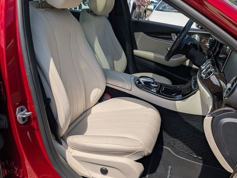 Used 2019 Mercedes-Benz E 300 image 17