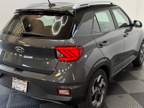 Certified 2023 Hyundai Venue Limited w/ Cargo Package FWD image 13