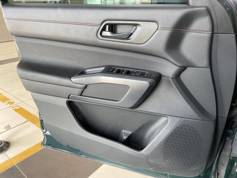 Certified 2025 Nissan Pathfinder Rock Creek AWD/4WD image 9