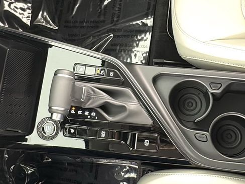 New 2025 Kia Niro EX image 28