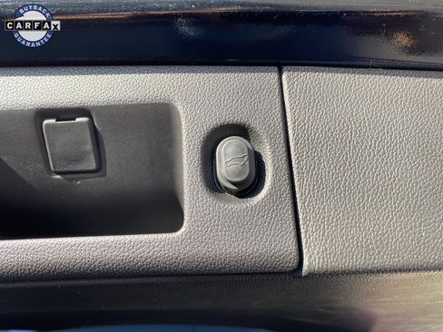 Used 2020 GMC Yukon Denali w/ Denali Premium Package image 20