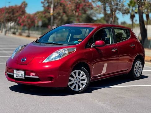 Used 2013 Nissan Leaf S w/ Charger Pkg FWD image 7
