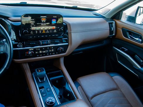 Used 2023 Nissan Pathfinder Platinum w/ Lighting Package (N93) image 15