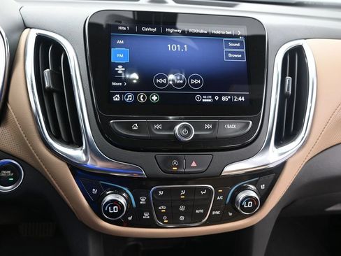 Used 2023 Chevrolet Equinox Premier FWD image 22