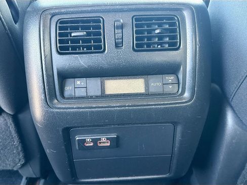 Used 2020 Nissan Pathfinder S image 23