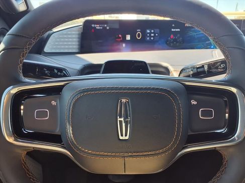 New 2026 Lincoln Navigator L Black Label AWD/4WD image 8