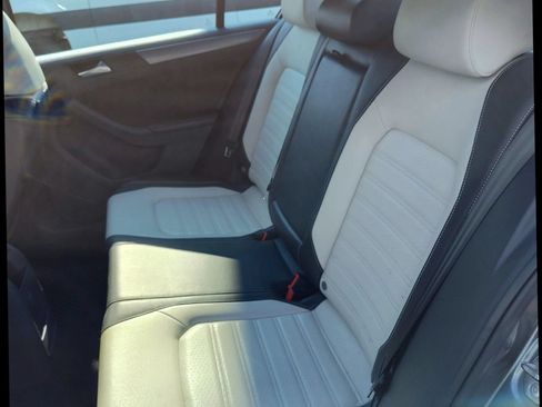 Used 2016 Volkswagen Jetta Sport FWD image 11