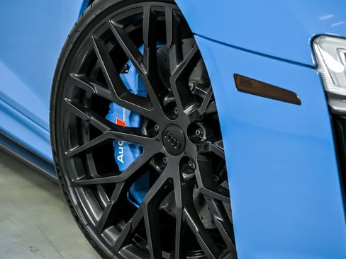 Used 2017 Audi R8 V10 plus image 4