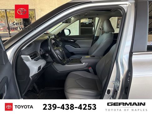 Certified 2023 Toyota Highlander XLE image 14