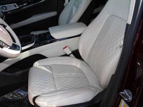 Certified 2022 Lincoln Nautilus Black Label AWD/4WD image 18