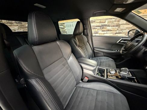 Used 2023 Mitsubishi Outlander SE Black Edition AWD/4WD image 15