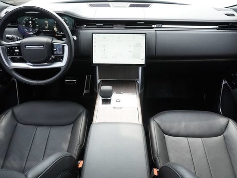 Used 2025 Land Rover Range Rover Long Wheelbase SE AWD/4WD image 9