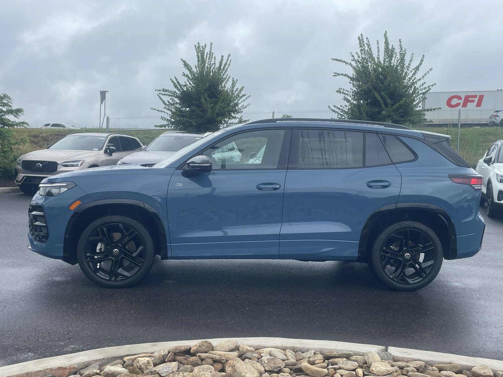 New 2026 Volkswagen Tiguan SE R-Line AWD/4WD image 4