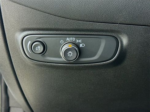 Used 2023 Chevrolet Equinox RS image 18