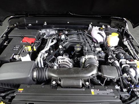 New 2026 Jeep Gladiator Rubicon w/ Steel Power Dome Hood Package AWD/4WD image 10