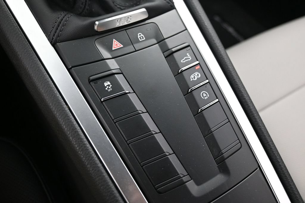 Certified 2024 Porsche 718 Cayman RWD image 23