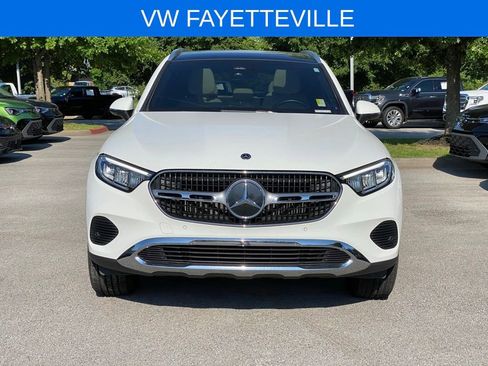 Used 2025 Mercedes-Benz GLC 300 4MATIC image 2